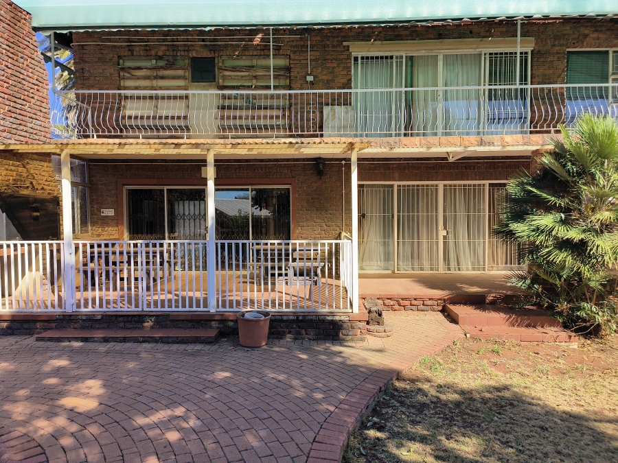 23 Bedroom Property for Sale in Kannoniers Park North West